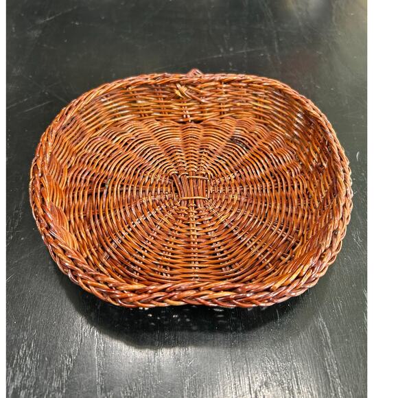 Vintage- Woven wicker tray basket- 7x6x2" Apple Shaped- teacher cottagecore - Picture 2 of 6